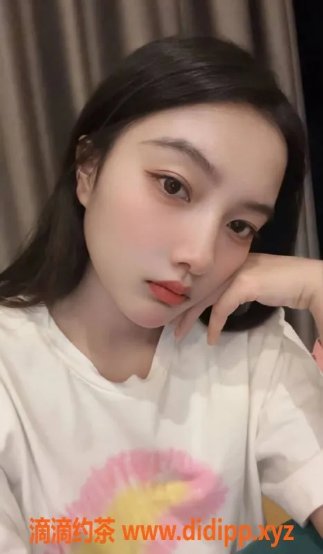 重庆楼凤资源信息,大学城师妹，160cm、90斤，甜美服务等你体验！