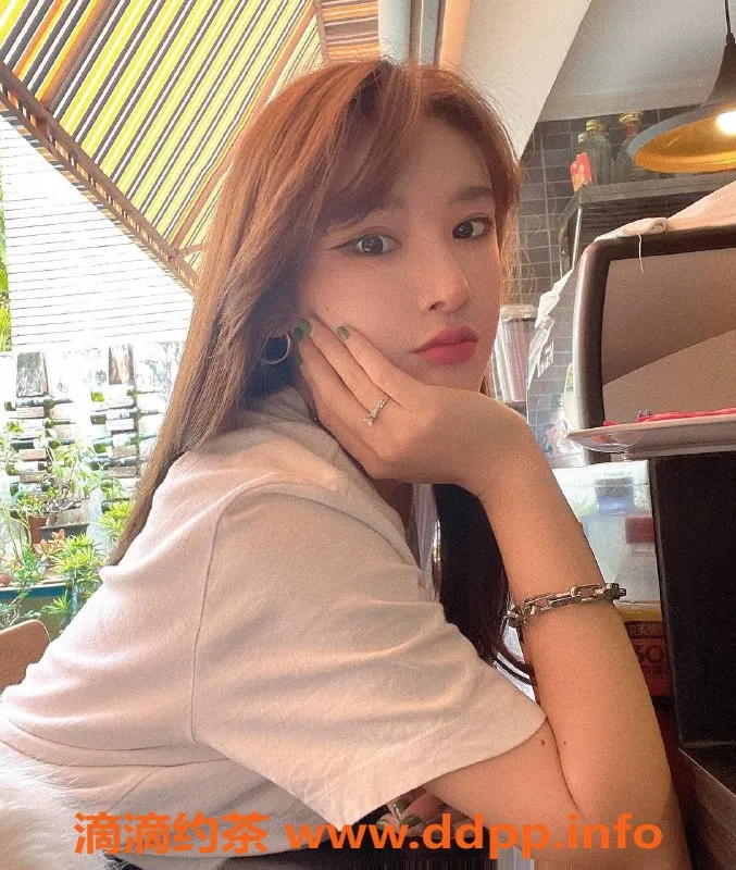 深圳楼凤-南山佐伊，私聊解锁独家服务体验