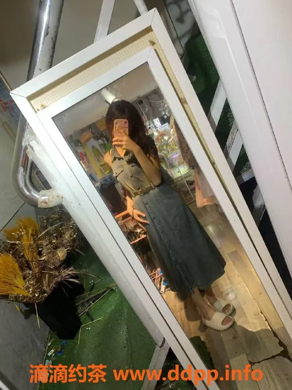 深圳楼凤-龙华小音，千元嫩妹，18岁性感诱惑