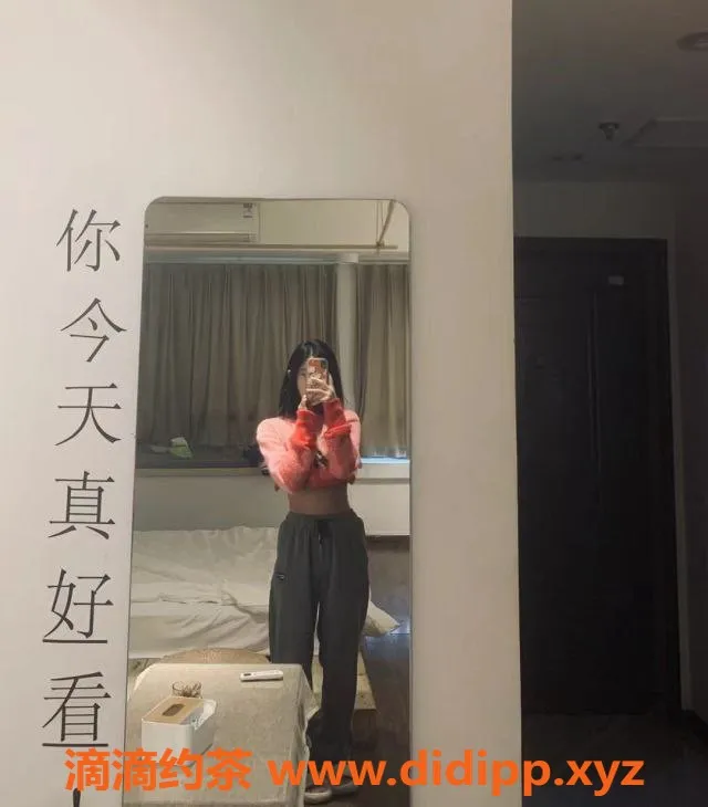 武汉楼凤-乔安，妩媚迷人，优质服务，价合理