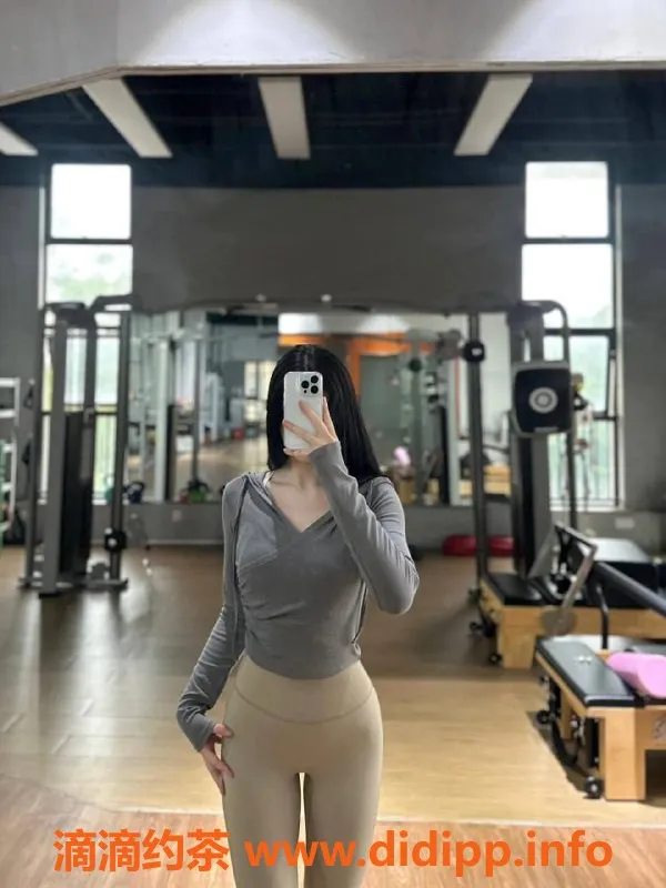 长沙楼凤-雨花区21岁梦梦，175cm 106斤，热情服务等你体验