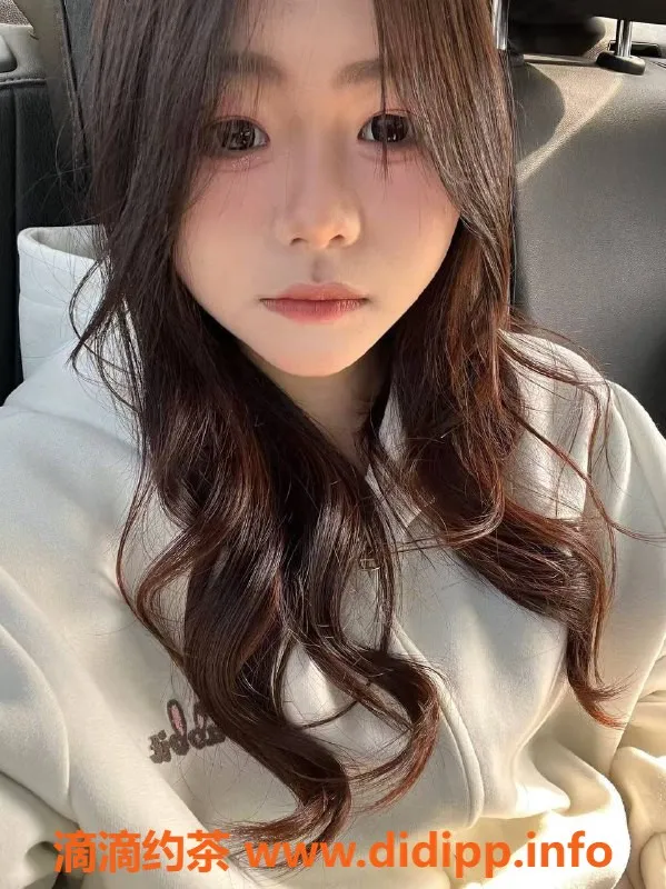 成都楼凤-成都金牛区悠悠，18岁嫩妹服务，600元/小时