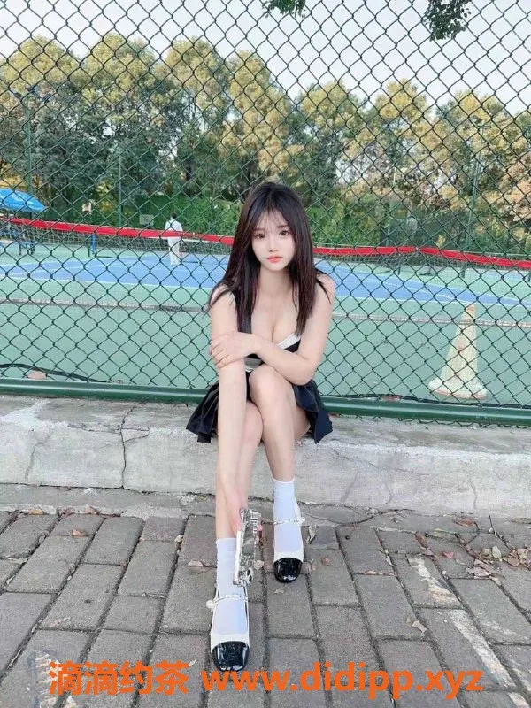 广州楼凤-天河佳佳，服务超棒的小姐姐