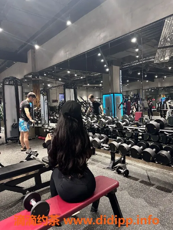 深圳楼凤资源信息,深圳南山香草，165cm，49kg，舌吻服务