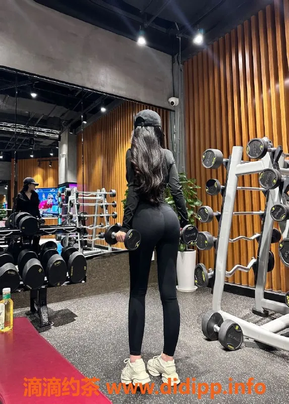 深圳楼凤-深圳南山香草，165cm，49kg，舌吻服务