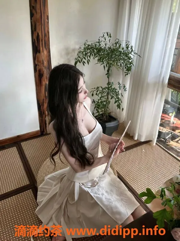 深圳楼凤资源信息,南山诗子，1300元双飞，服务多样，让你欲罢不能