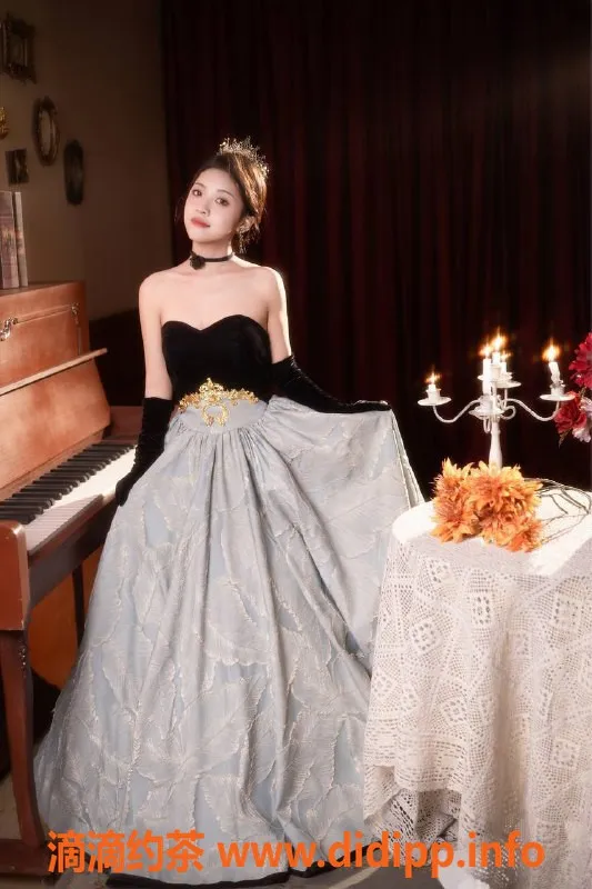 东莞楼凤-东莞大朗月月，18岁160cm身高，600元40分钟服务