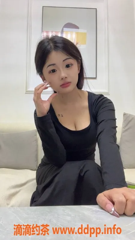 成都楼凤-成华区童颜巨乳嫩妹推荐，18岁D奶优质服务