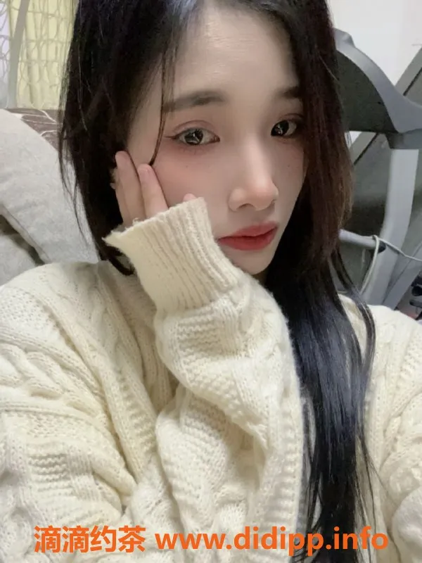 成都楼凤-成都九眼桥结衣，20岁嫩妹，600元享服务