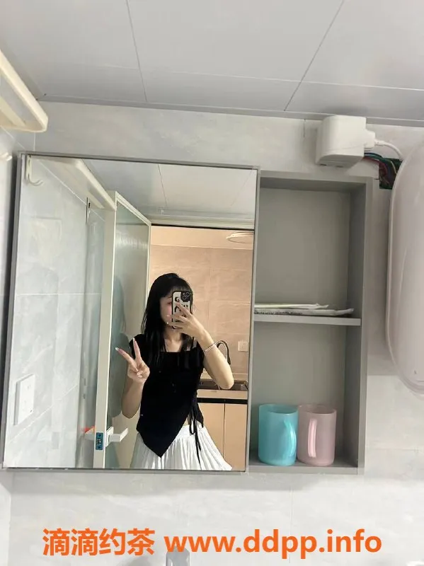 成都上门服务-包菜19岁嫩妹，158身高，超值500元体验