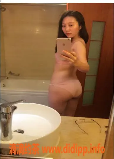 深圳楼凤-罗湖兼职小璇，25岁163cm，500元45分钟