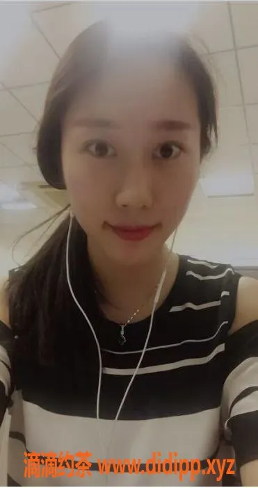 深圳楼凤-罗湖兼职小璇，25岁163cm，500元45分钟