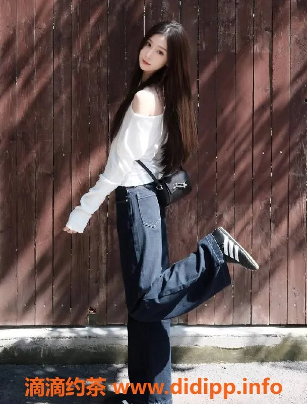 上海楼凤-长宁嫩妹李诗怡，颜值超高，1300元起