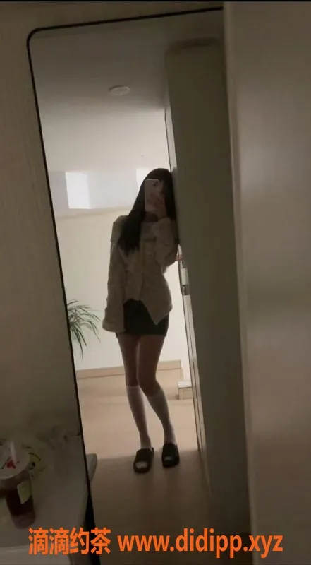 杭州上门服务-小粤粤，适中体型，1200元一节，服务周到