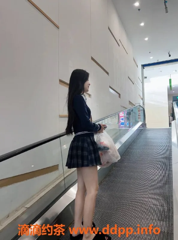 东莞楼凤-东莞南城小桐，21岁高挑美眉，600元起体验服务