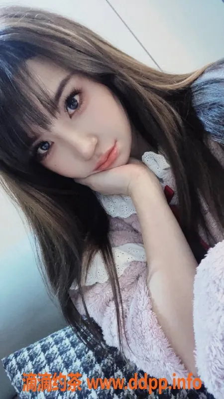 广州楼凤-天河御姐莎莎，性感的大长腿，9P优惠等你来体验！