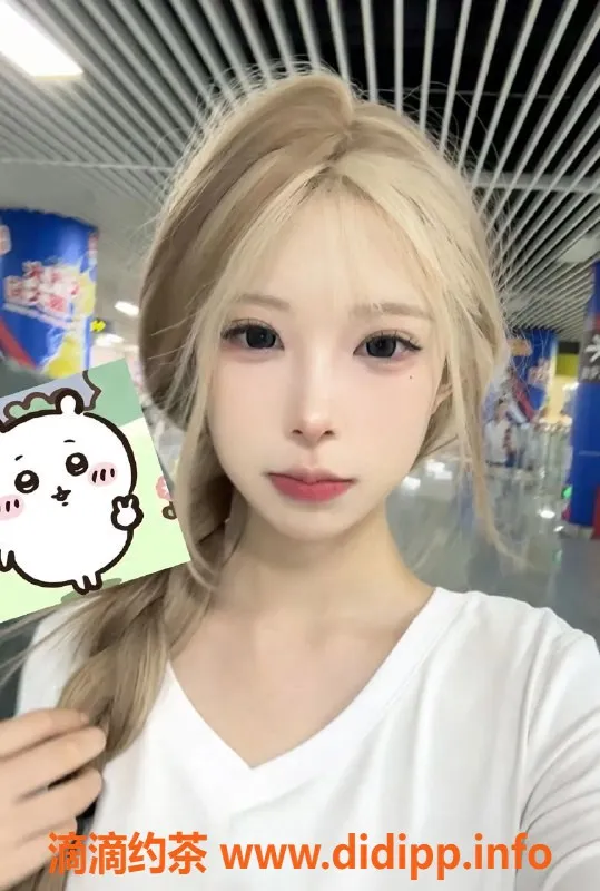 北京楼凤-丰台区小迷糊，粉嫩紧致JK制服服务1200起步