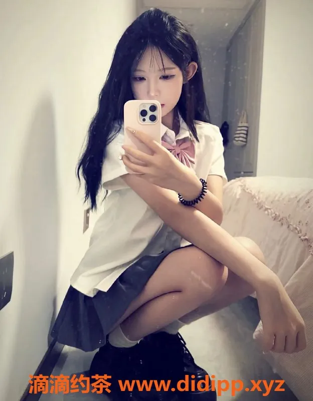 北京楼凤-丰台区小迷糊，粉嫩紧致JK制服服务1200起步