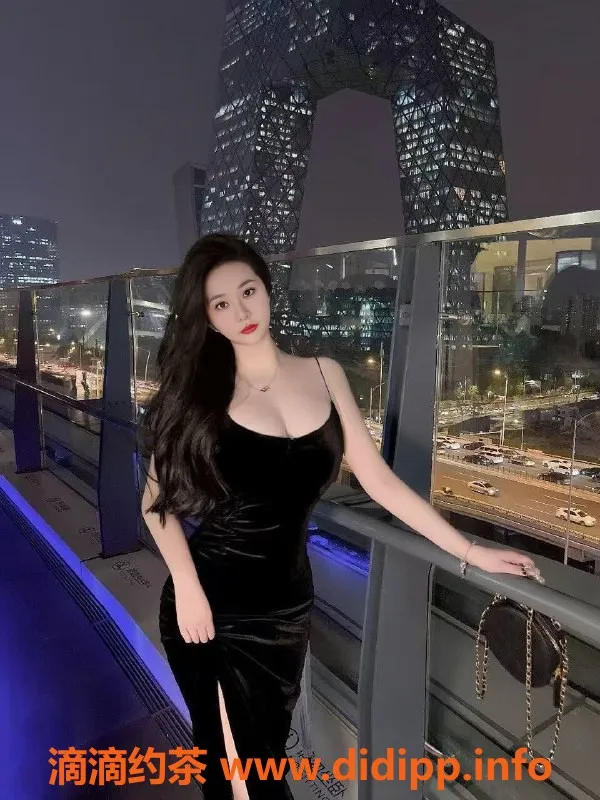 广州楼凤-天河丰满巨乳可儿，173高36F互动体验