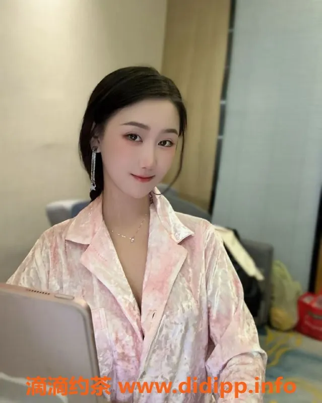 上海楼凤-长宁Abby，162cm46kg，700元享受60分钟服务