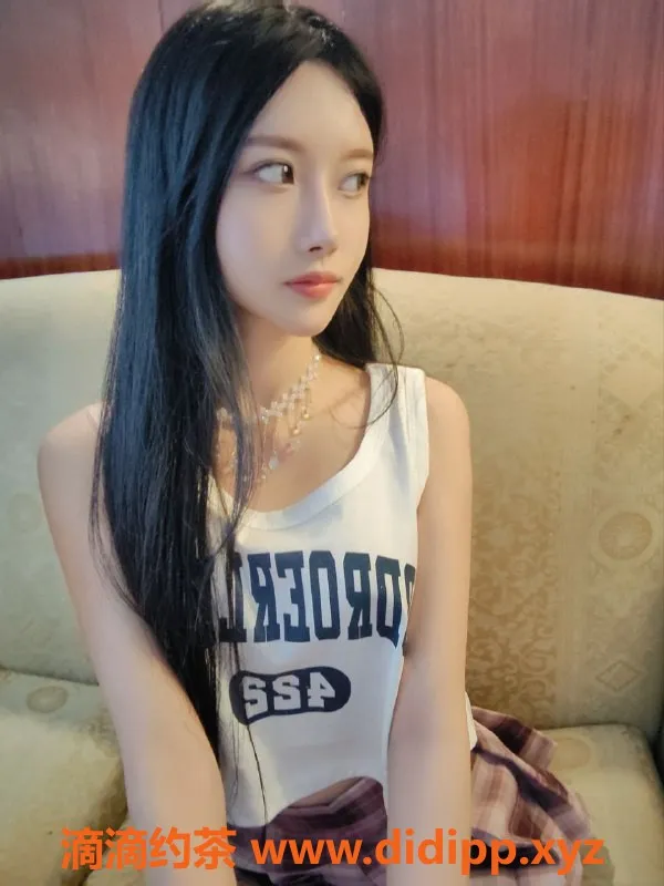 上海楼凤-静安梦小蝶：颜值高，170长腿美女