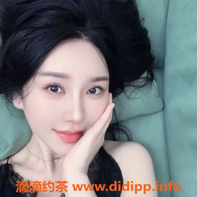 上海楼凤-长宁退役空姐莎拉，身高169，1200P起