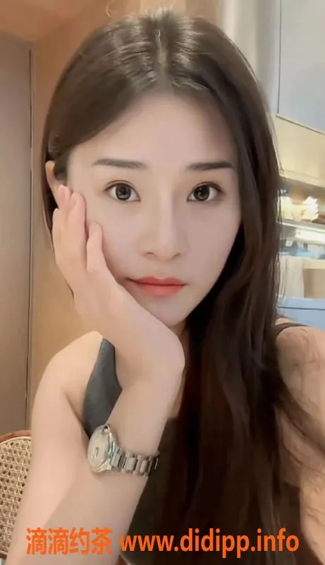 重庆楼凤资源信息,大学城佳佳，23岁165，700元畅享服务