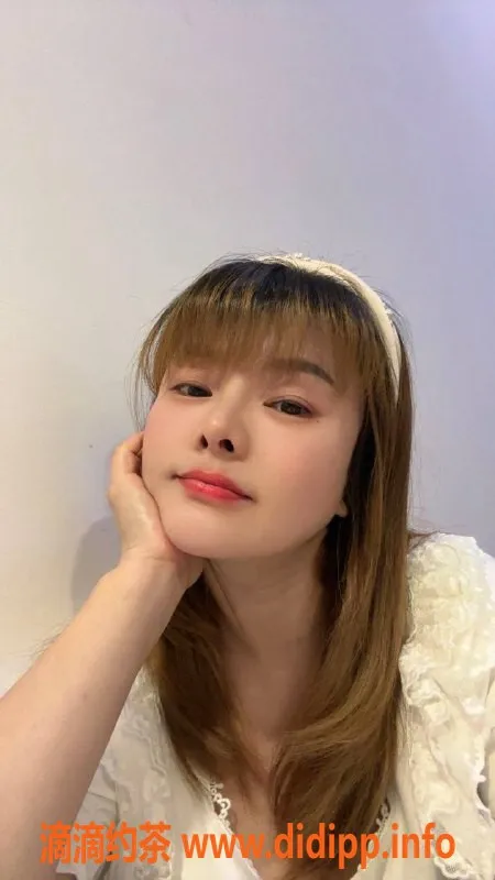 深圳楼凤资源信息,龙岗媚儿，27岁，身高158cm，38C美胸，价格800P