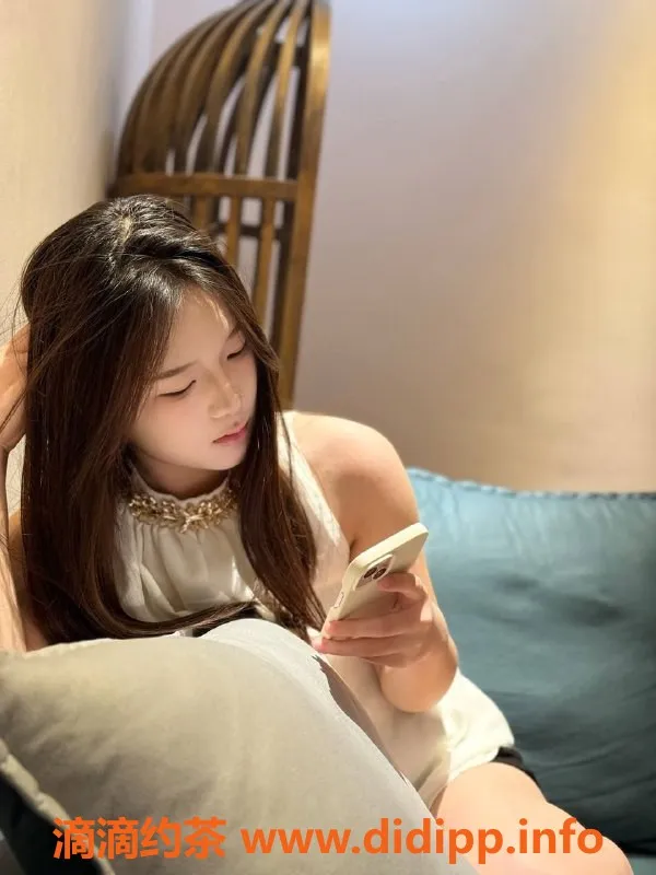 广州楼凤-天河娜娜，700起舌吻夜课服务