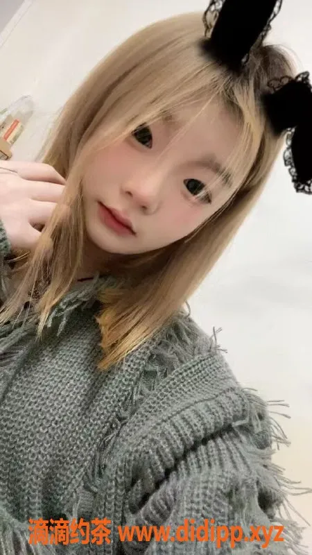 成都楼凤资源信息,成都17岁巨乳妹星星，身高155，服务优质，500元一次