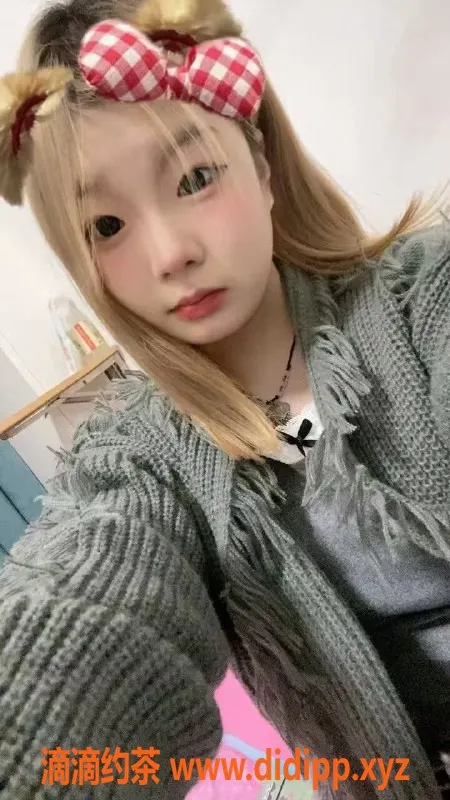 成都楼凤-成都17岁巨乳妹星星，身高155，服务优质，500元一次