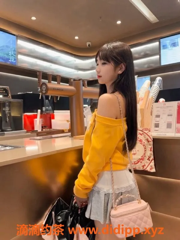 成都上门服务-成都美美，16岁清纯妹儿包夜只需5000