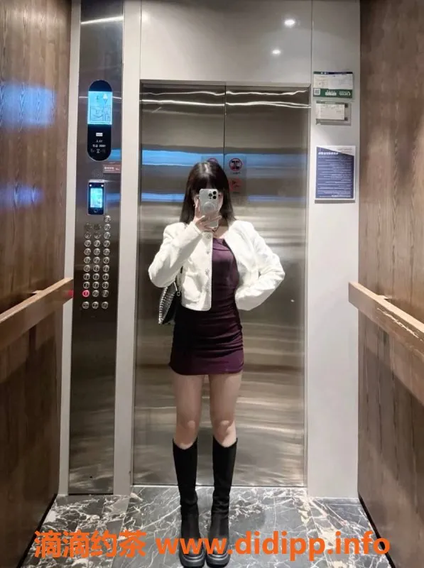 成都上门服务-成都美美，16岁清纯妹儿包夜只需5000