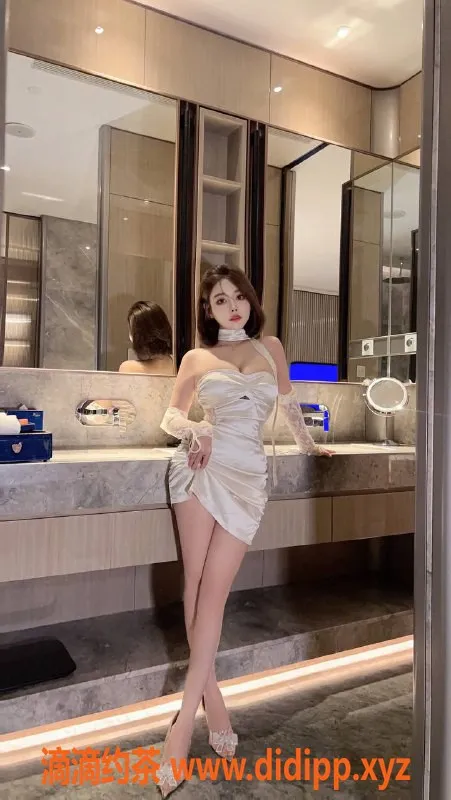 上海楼凤-闵行兰迪，168cm 47kg E罩杯，激情服务享不停