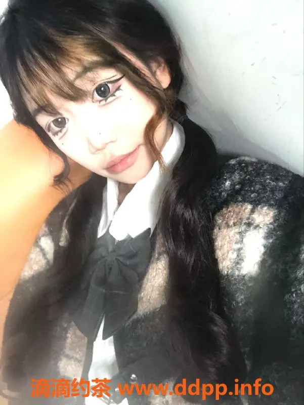 成都楼凤-春熙路猫猫，18岁嫩妹600元服务