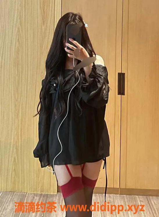 上海楼凤-静安笑笑，163身高、47体重的嫩妹