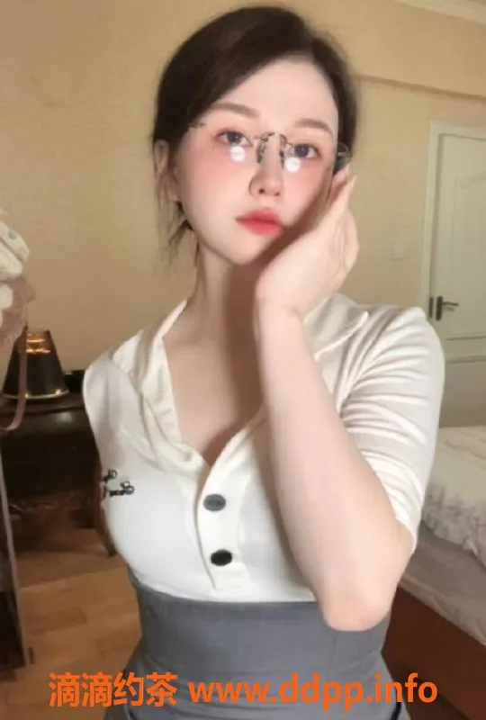 上海楼凤-普陀小羽毛，161身高C罩杯，1600元起