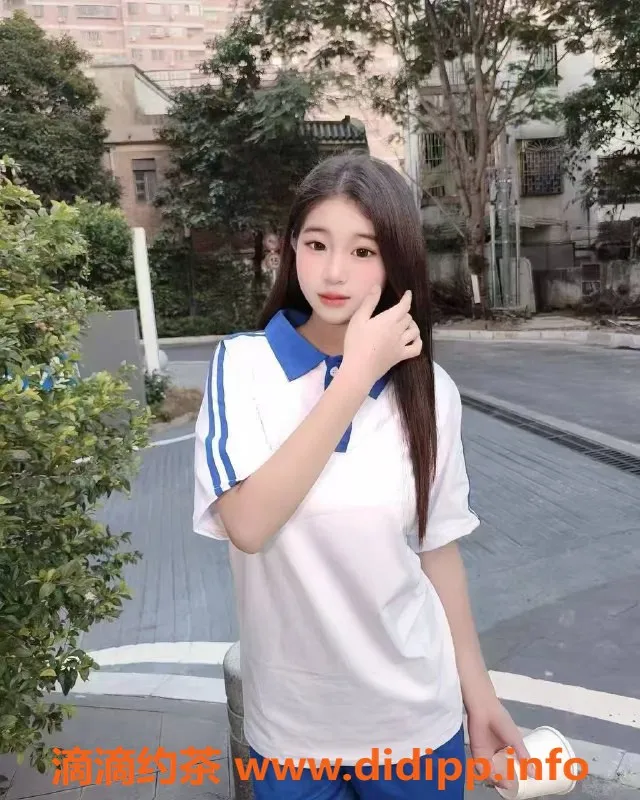 深圳楼凤-深圳南山小诗，18岁嫩妹服务1100起