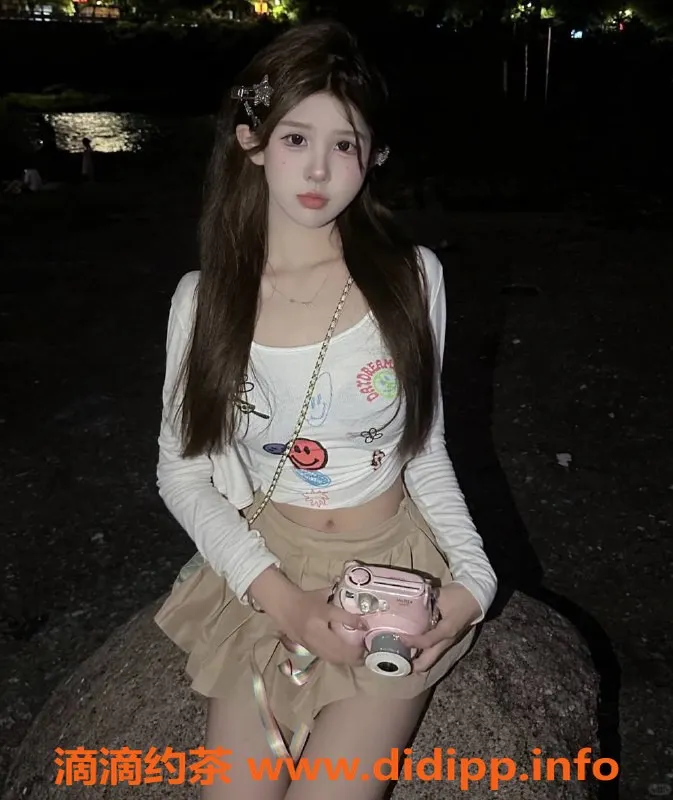 上海楼凤-静安七曼，大三嫩妹，168厘米，49斤，2300起