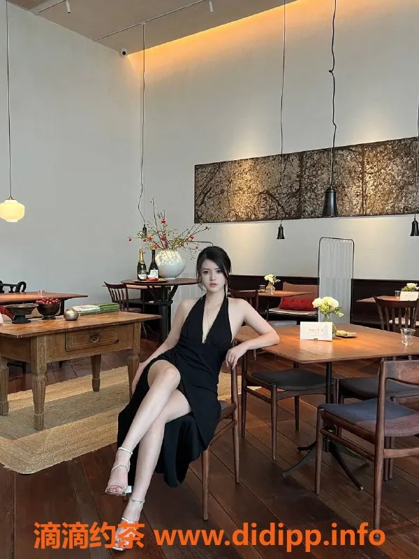 西安楼凤-高新温柔型格格，8p/14pp情景制服服务