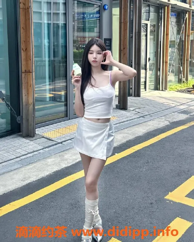 上海楼凤-浦东星奈，172cm大胸美术生，2300P起