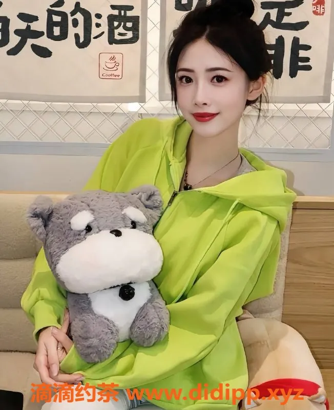 上海楼凤-徐汇苏沫：163高、43重，颜值爆表大胸妹