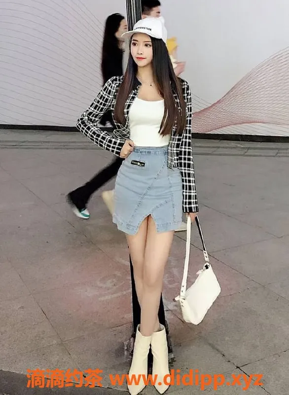 上海楼凤-徐汇苏沫：163高、43重，颜值爆表大胸妹