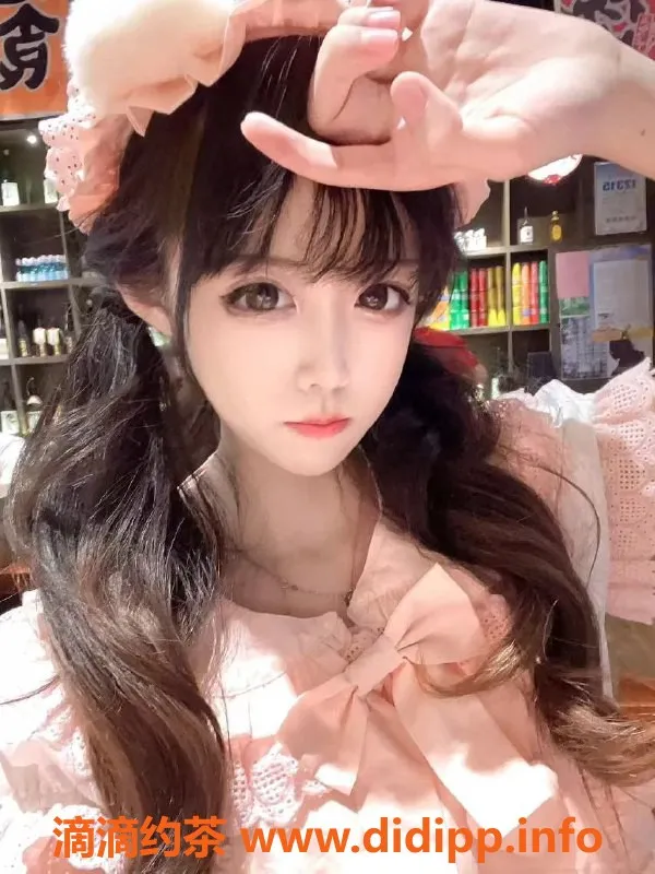 上海楼凤-静安嫩妹允宝，160高、40重，服务超赞！