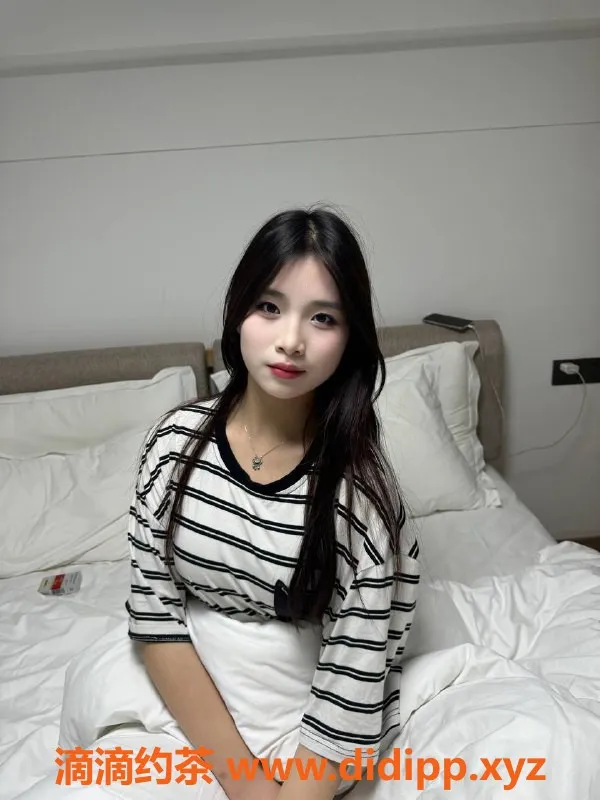 长沙楼凤-雨花区雯雯，18岁170cm，600p起服务超高质！