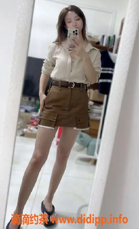 上海楼凤-静安西西，162cm 45KG 女神，600元开房！