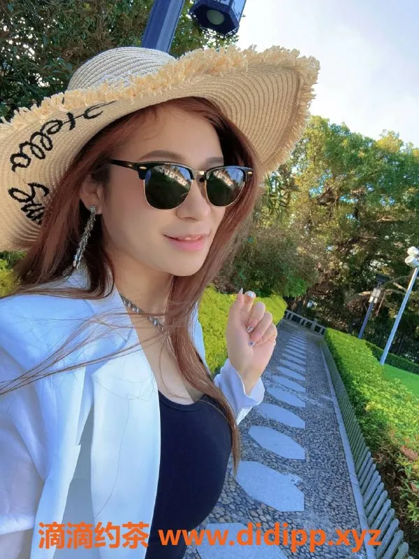 广州楼凤-广州天河诗诗25岁大奶尤物，超值服务体验！