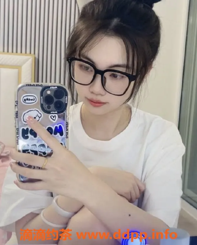 上海楼凤-徐汇懒羊羊，165身高，C罩杯嫩妹