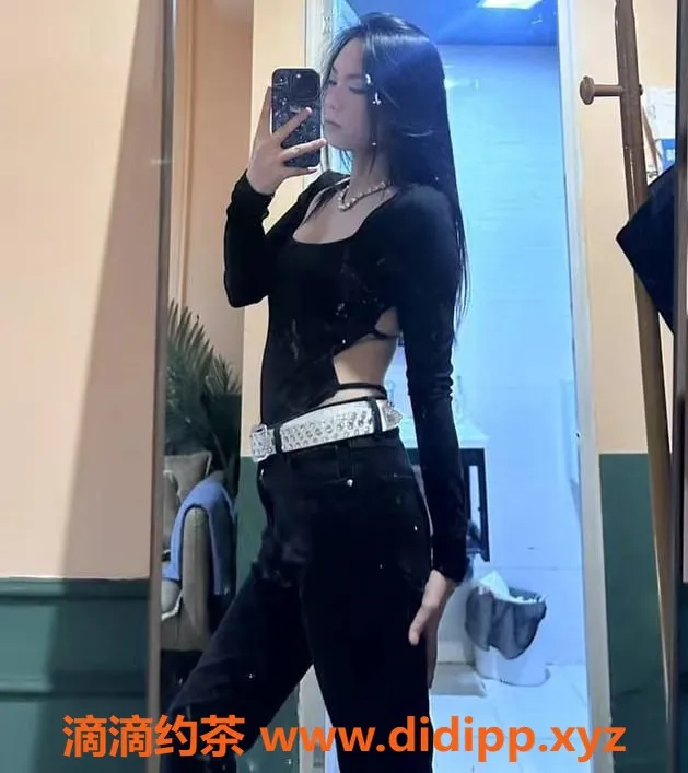 上海楼凤-普陀小旋舞蹈老师，168cm大胸36D，900起