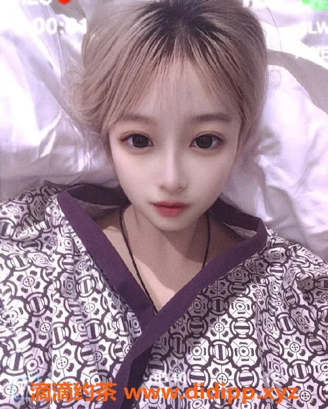 上海楼凤-普陀金小鱼，172cm大胸学生，服务超值